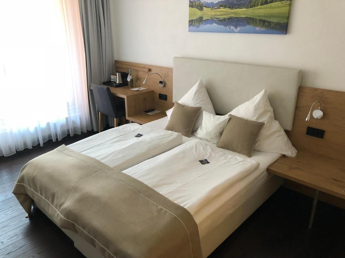 Hotel Zum Hirsch Wertingen Zewnętrze zdjęcie