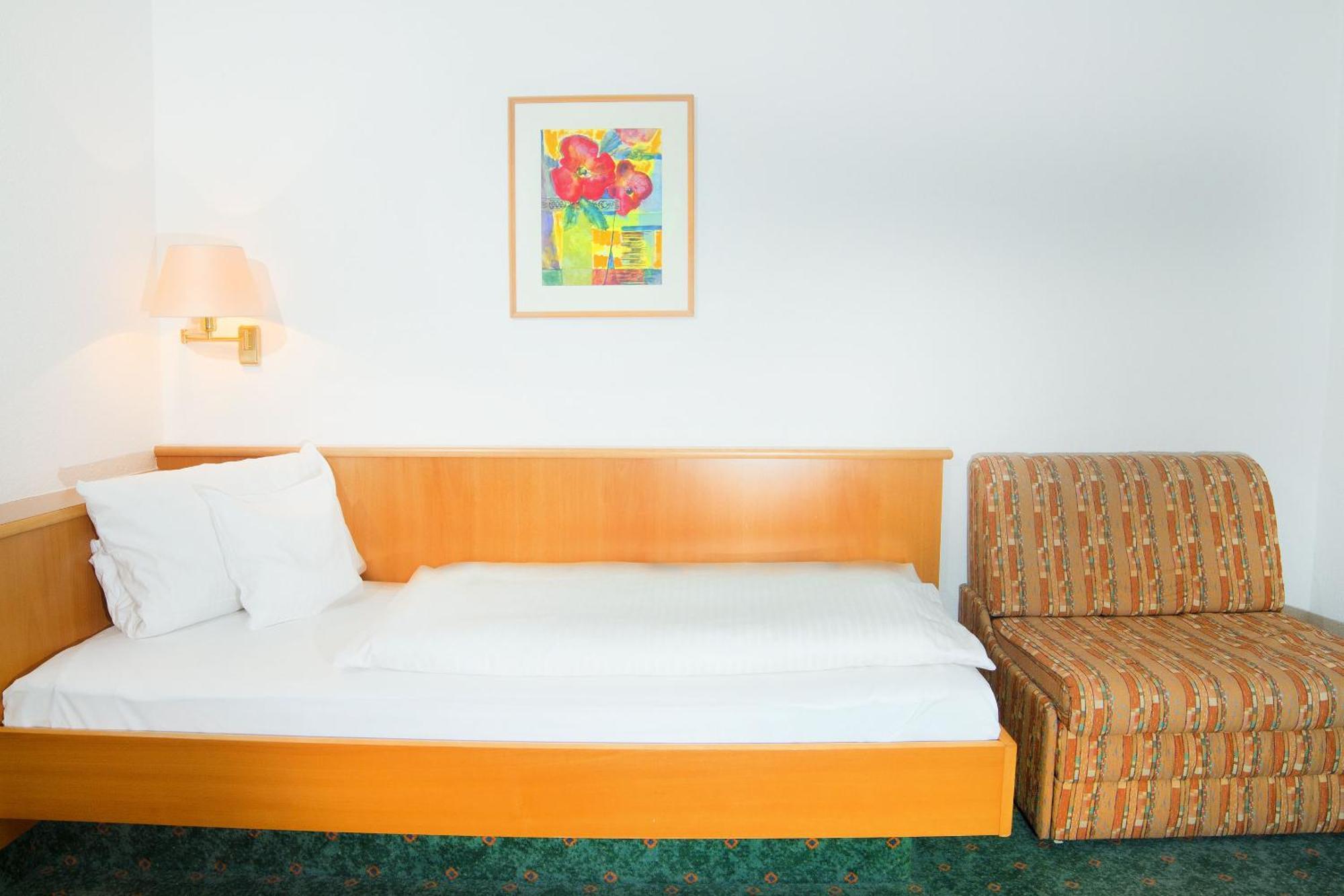 Hotel Zum Hirsch Wertingen Pokój zdjęcie