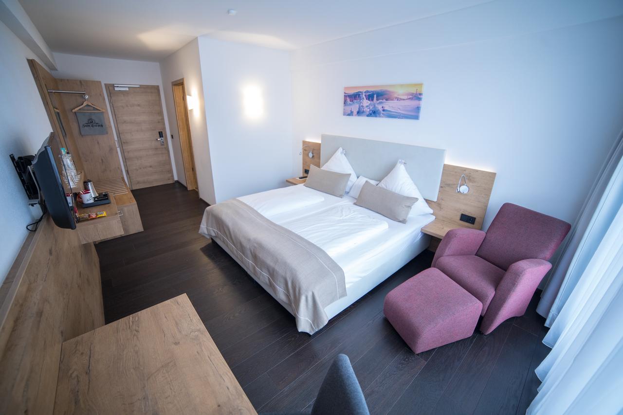 Hotel Zum Hirsch Wertingen Zewnętrze zdjęcie
