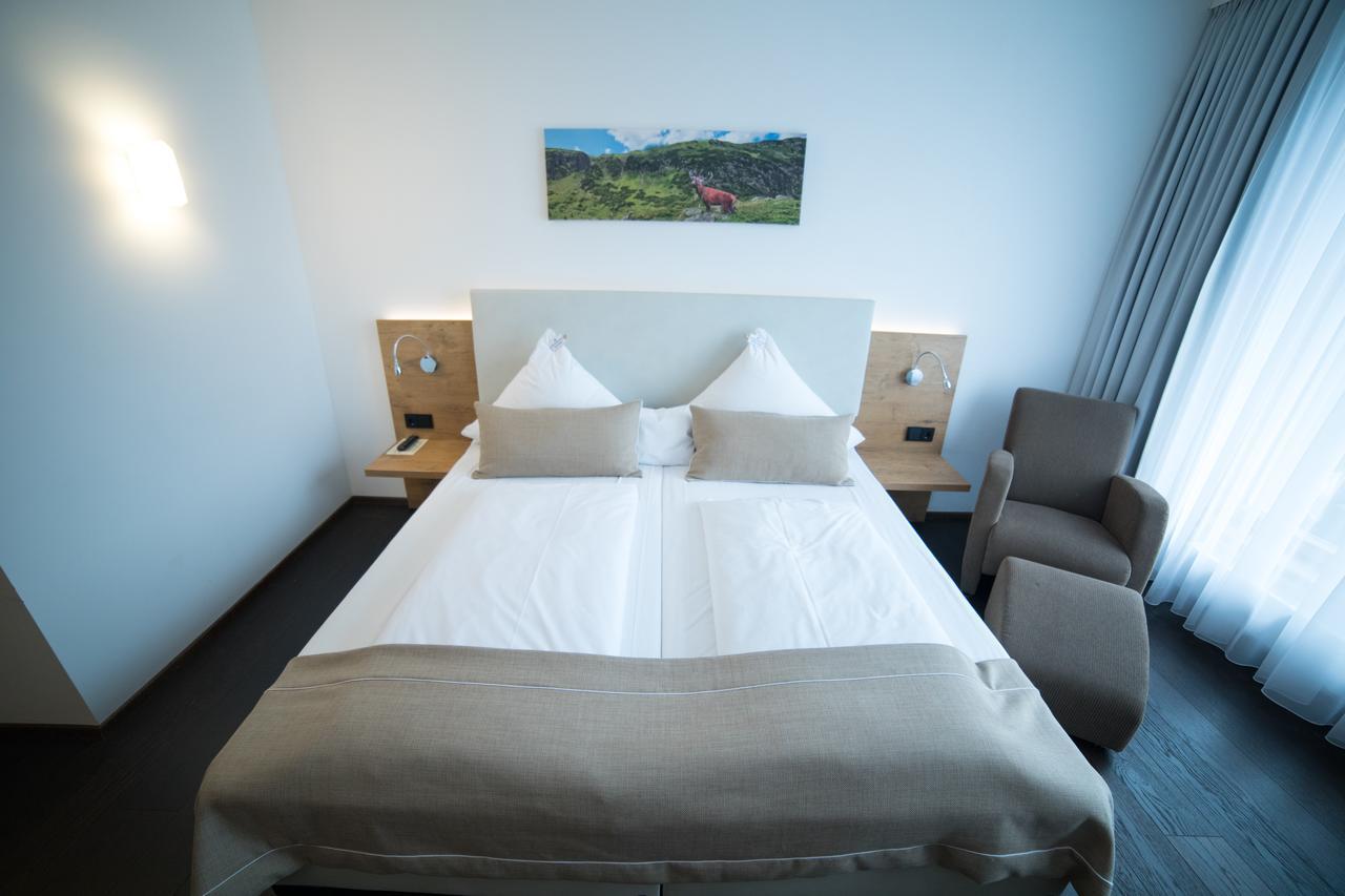 Hotel Zum Hirsch Wertingen Zewnętrze zdjęcie