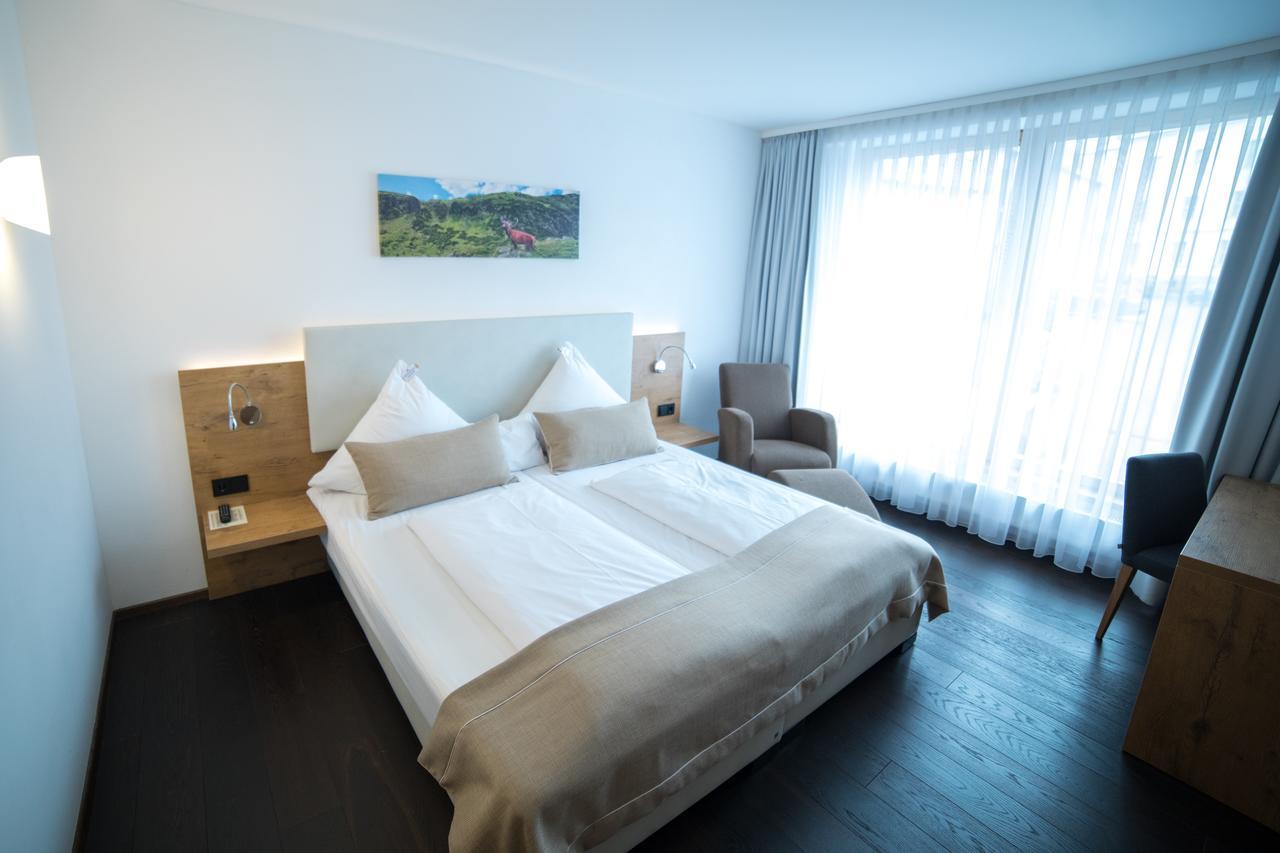 Hotel Zum Hirsch Wertingen Zewnętrze zdjęcie