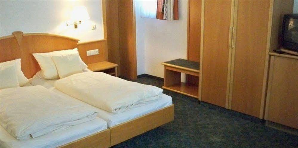 Hotel Zum Hirsch Wertingen Zewnętrze zdjęcie