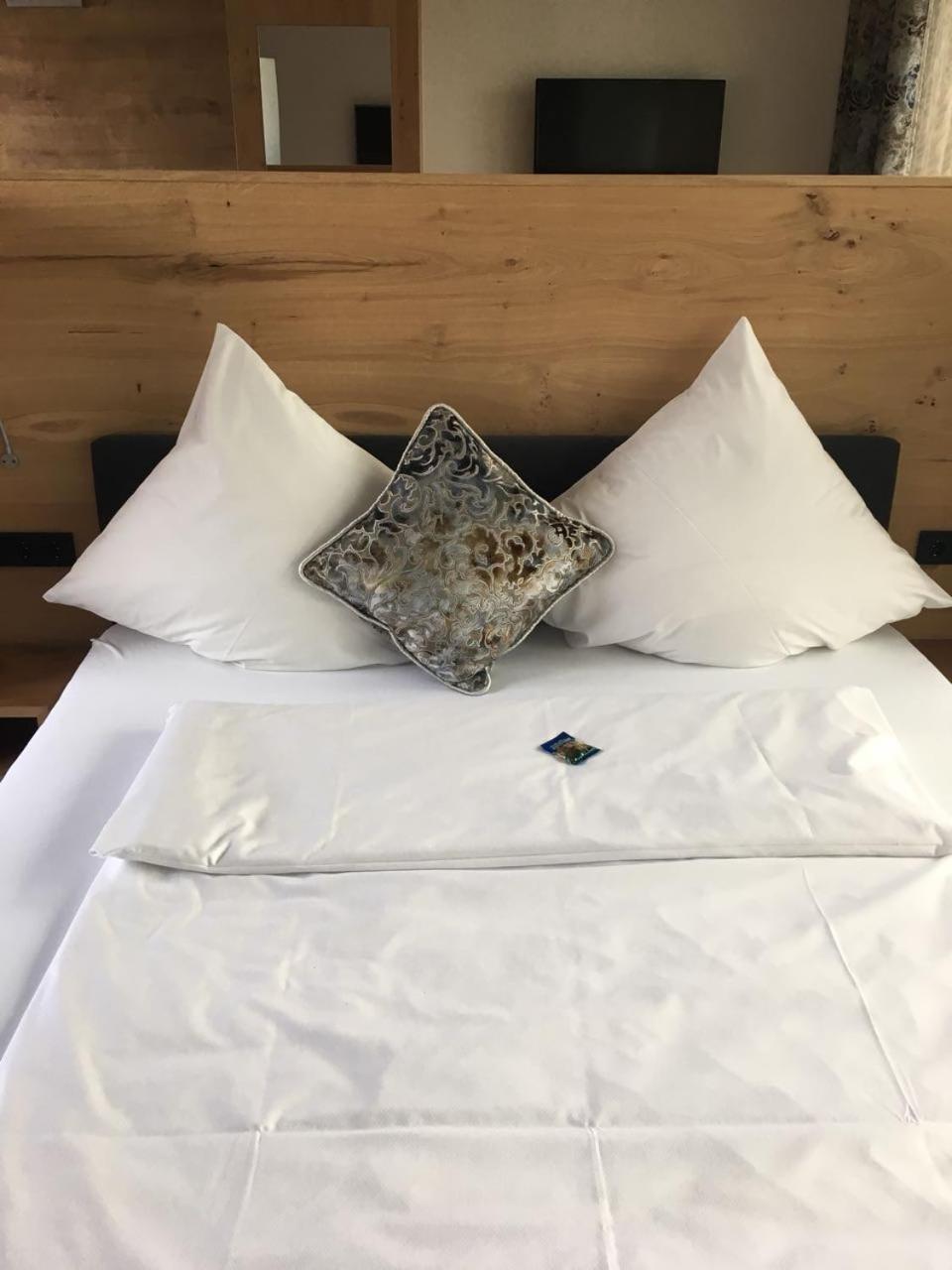 Hotel Zum Hirsch Wertingen Zewnętrze zdjęcie